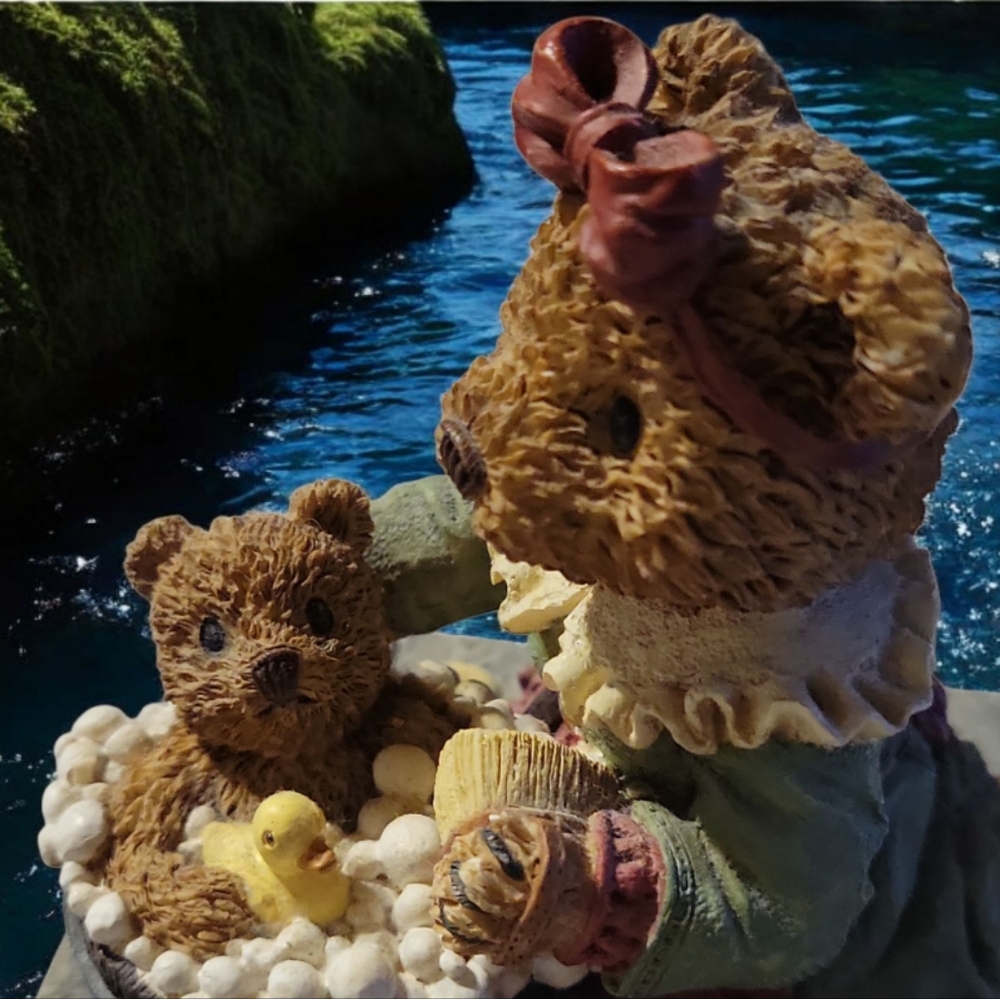 Vtg 90's TJ Collection Teddy Bear Mama Washing Cub Tub Figurine Rubber Duck Tag